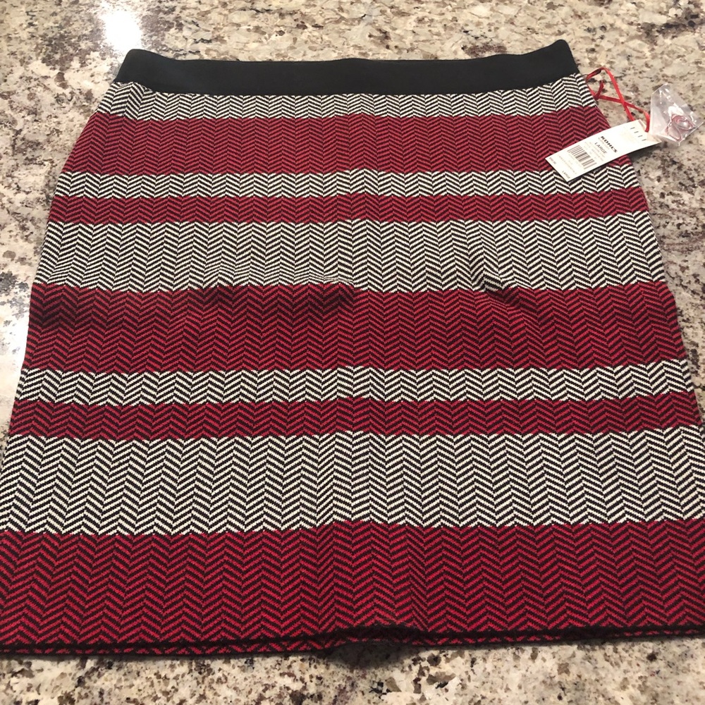 ELLE stretchy sweater skirt. NWT